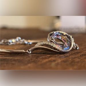 Women’s multifaceted bracelet